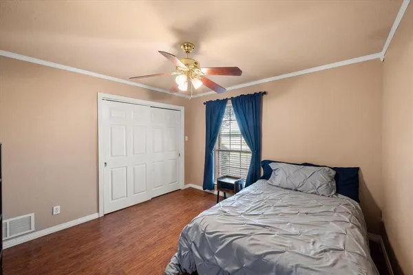 $315,000 | 906 South Ward Street, Italy, TX 76651