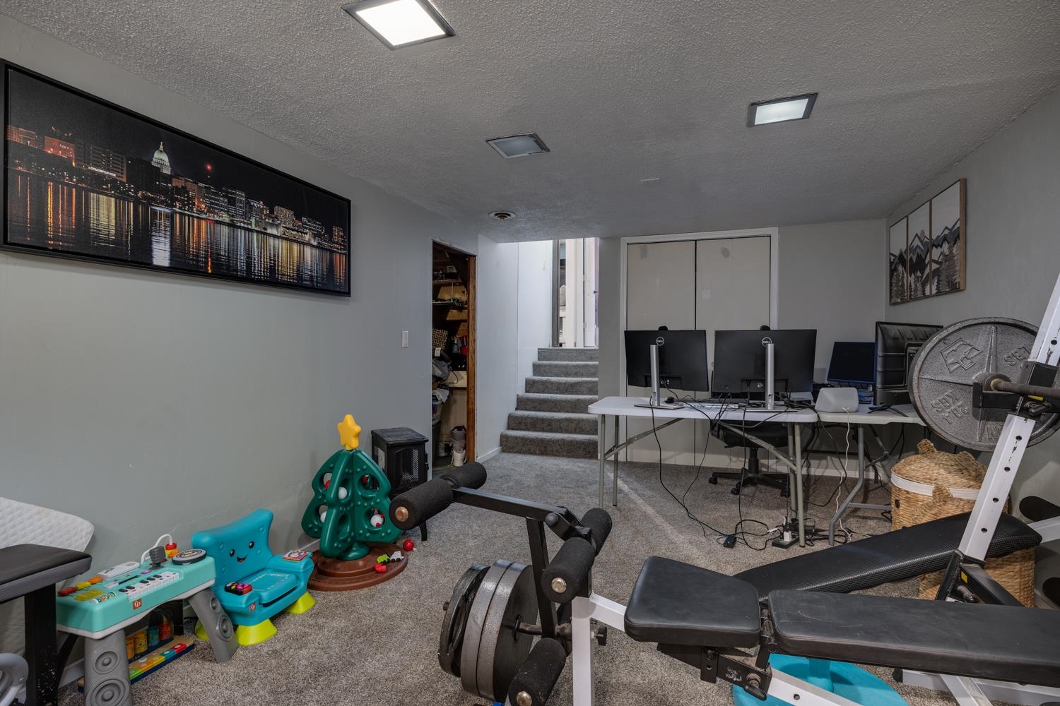 4709 Hamlet Place Madison, WI 53714 - Photo 25 of 31