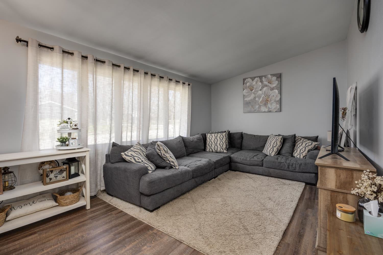 4709 Hamlet Place Madison, WI 53714 - Photo 4 of 31