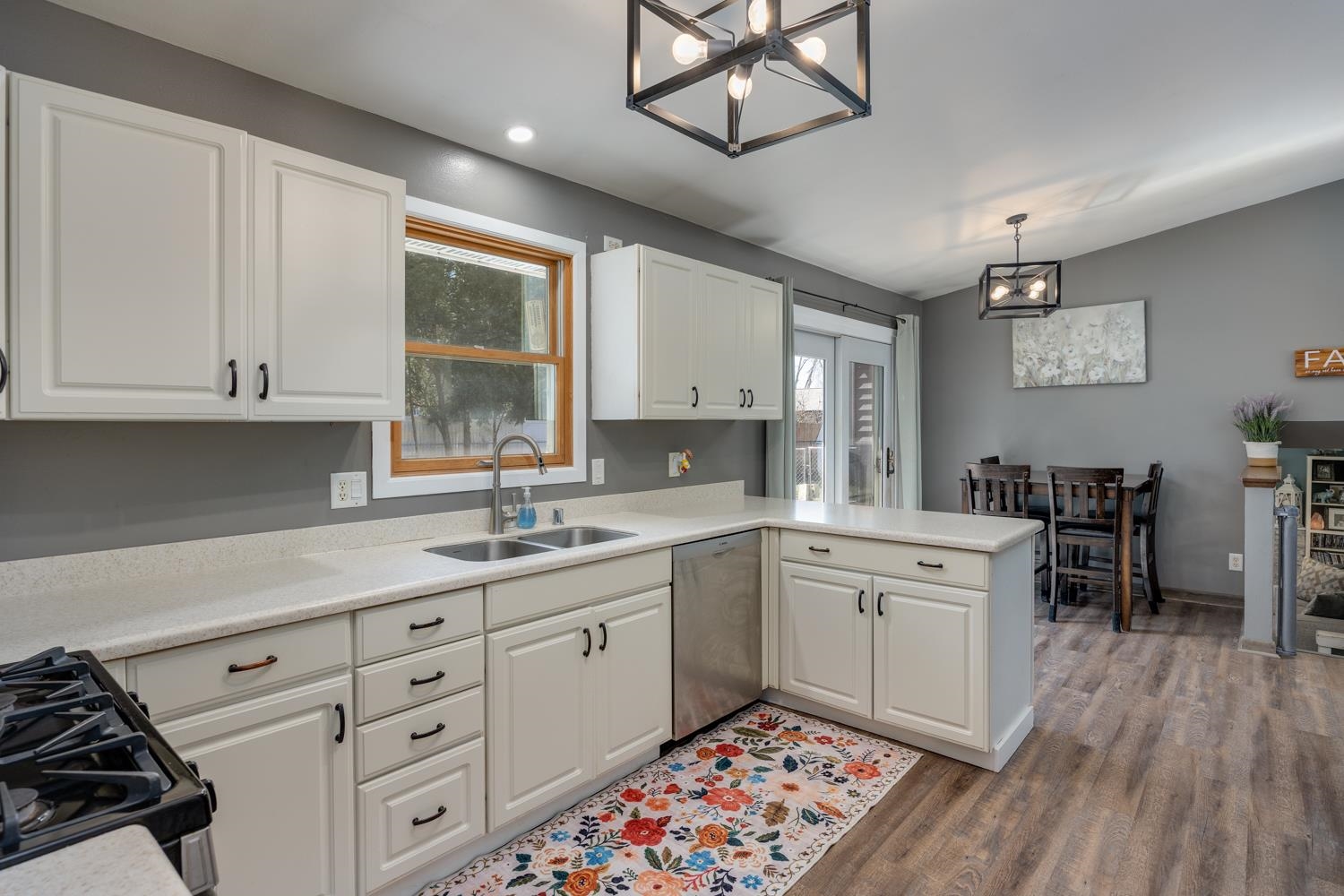 4709 Hamlet Place Madison, WI 53714 - Photo 8 of 31