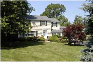 20 Manor Road Colts Neck, NJ 07722 - Photo 1 of 3 Primary Photo
