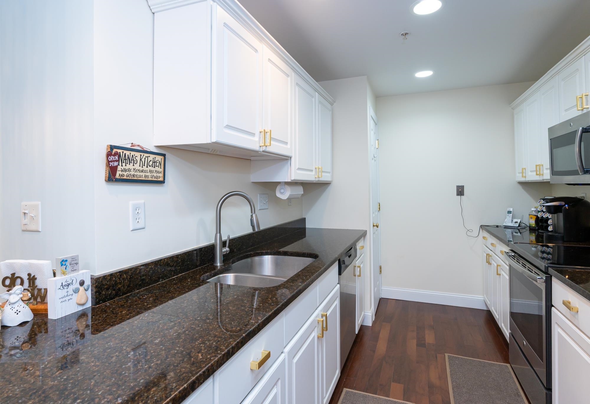 59 Cluff Road, Unit 62 Salem, NH 03079 - Photo 4 of 27