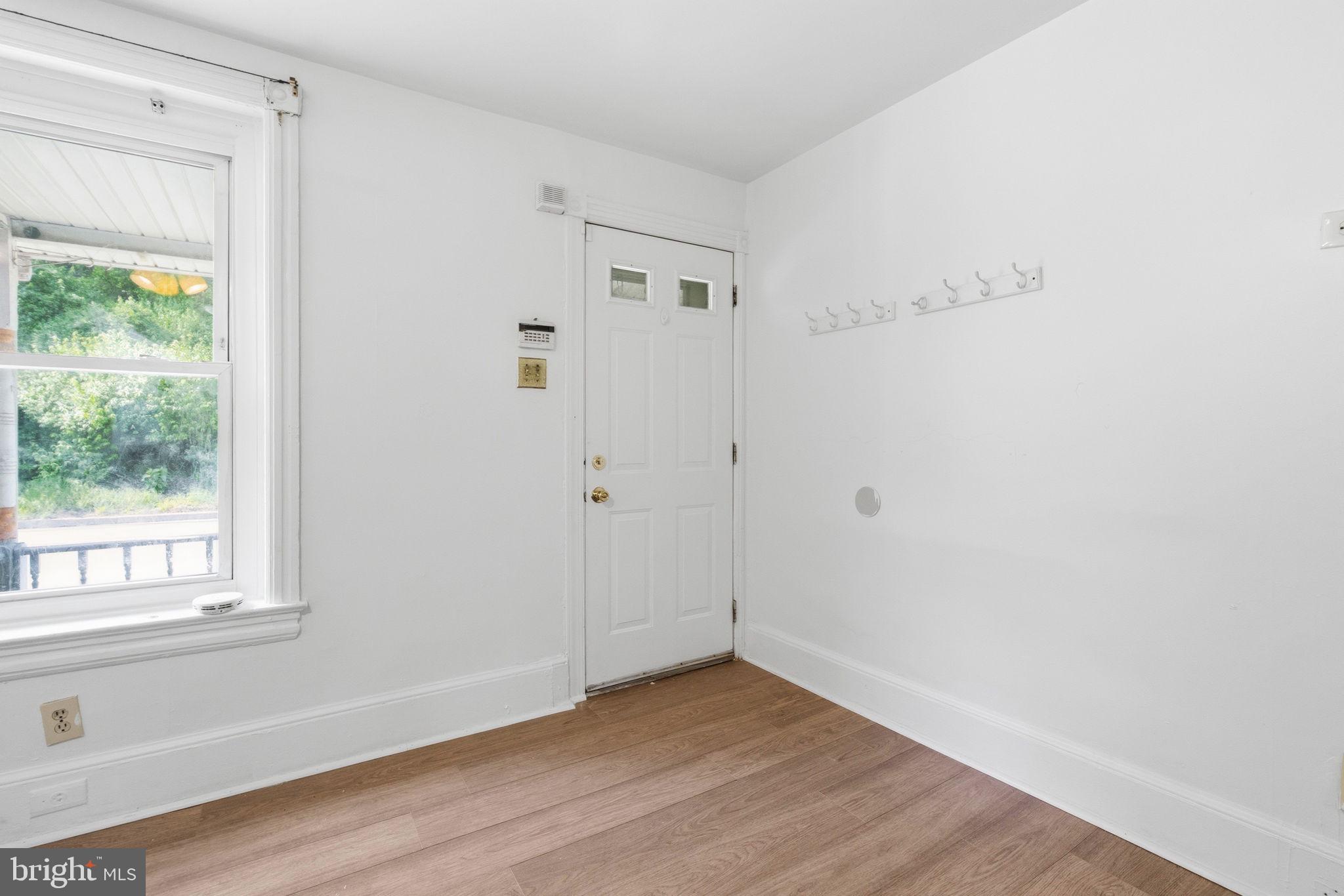348 Valley Road Coatesville, PA 19320 - Photo 3 of 24
