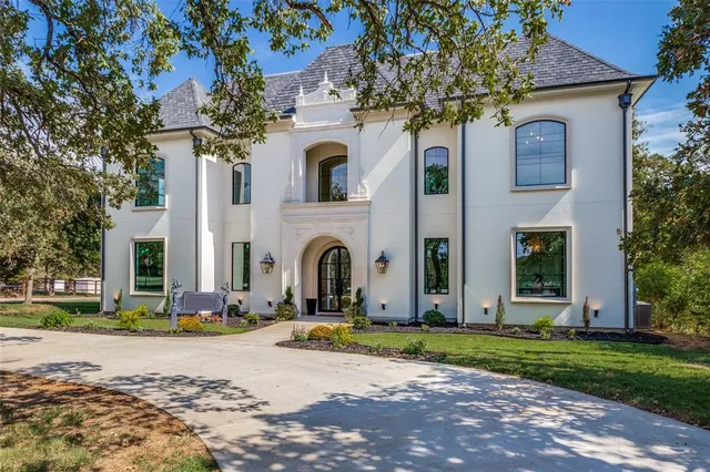 a front view of house with yard
