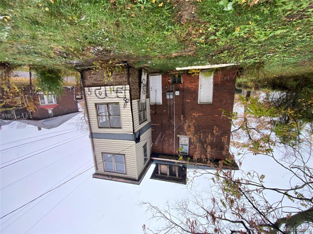 3064 Harding Street Detroit, MI 48214 - Photo 5 of 25 Gallery Image 5