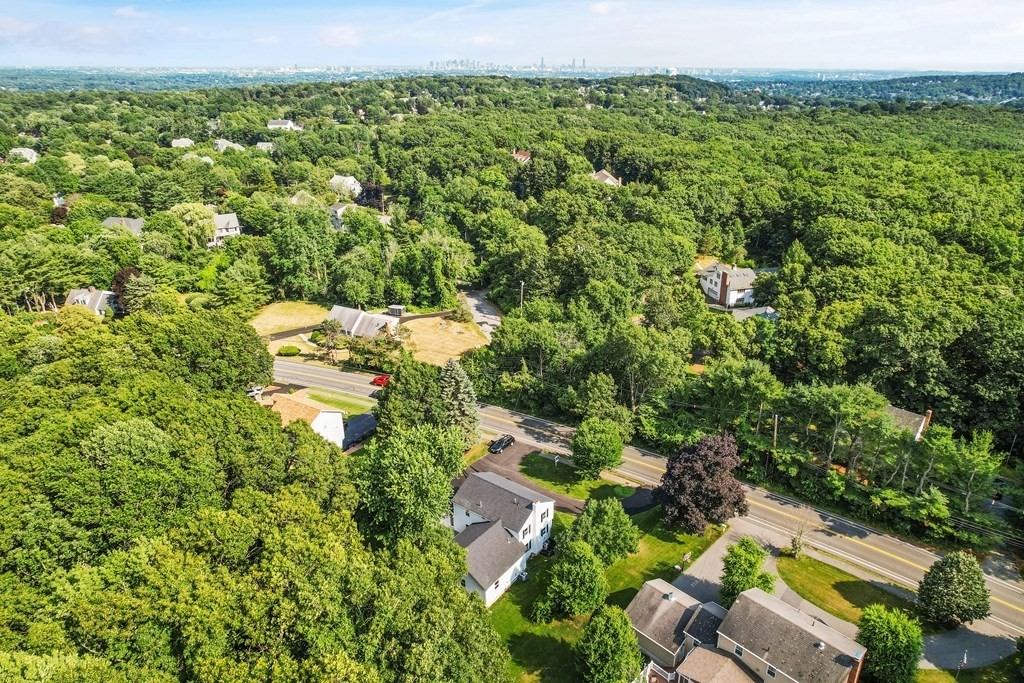 133 Johnson Road Winchester, MA 01890 - Photo 3 of 34