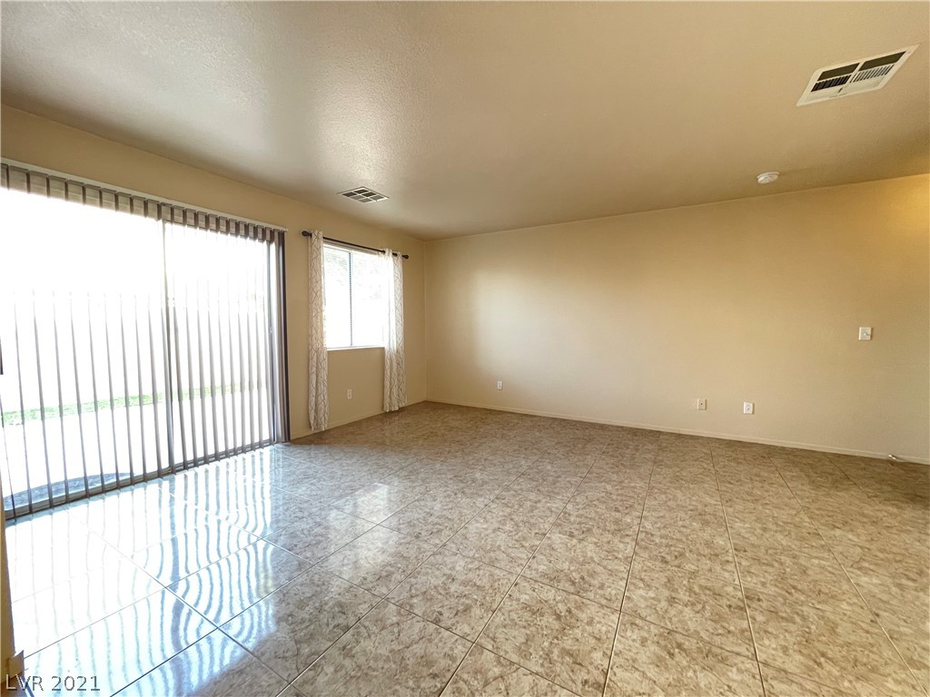 784 Spotted Eagle Street Henderson, NV 89015 - Photo 5 of 16