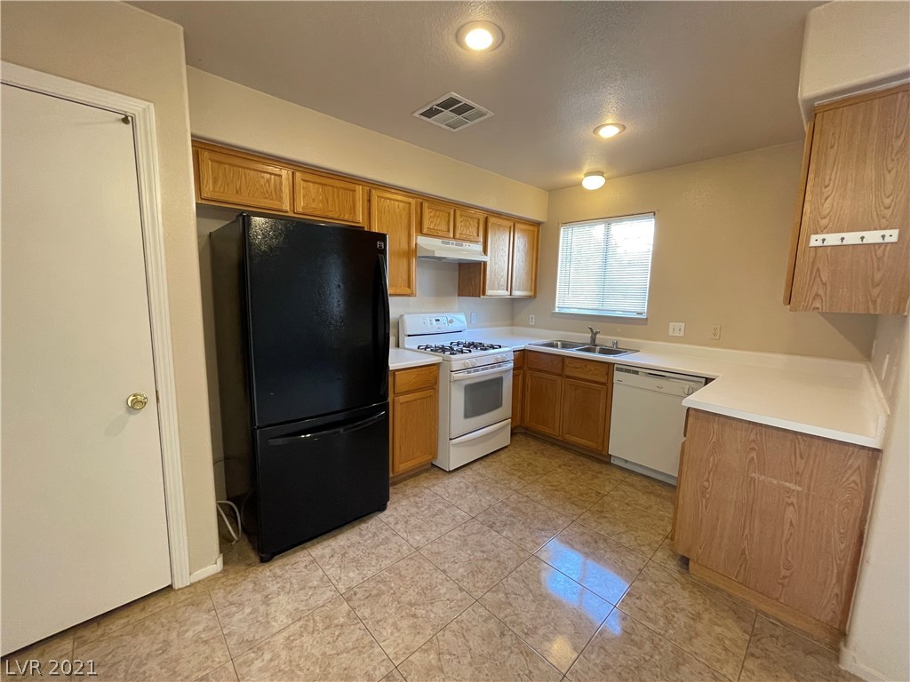 784 Spotted Eagle Street Henderson, NV 89015 - Photo 6 of 16