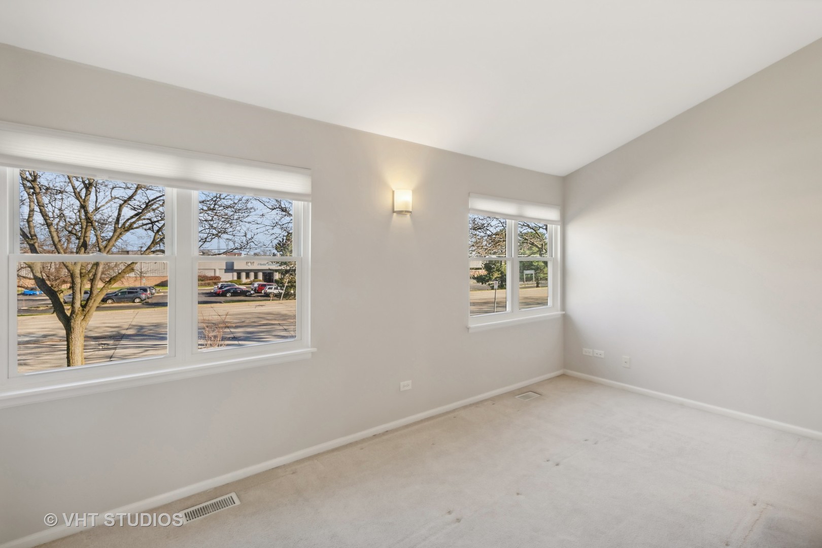 909 Ridgefield Lane Wheeling, IL 60090 - Photo 12 of 20 a view of an empty room with a window