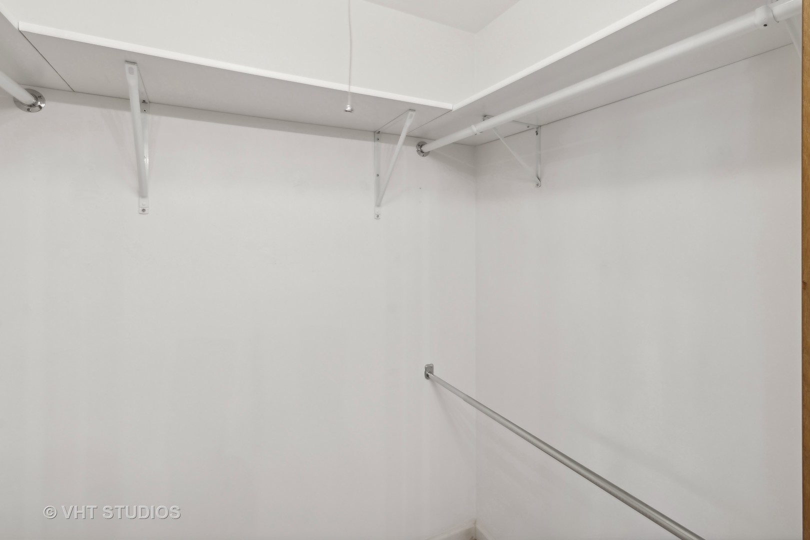 909 Ridgefield Lane Wheeling, IL 60090 - Photo 16 of 20 a view of small space