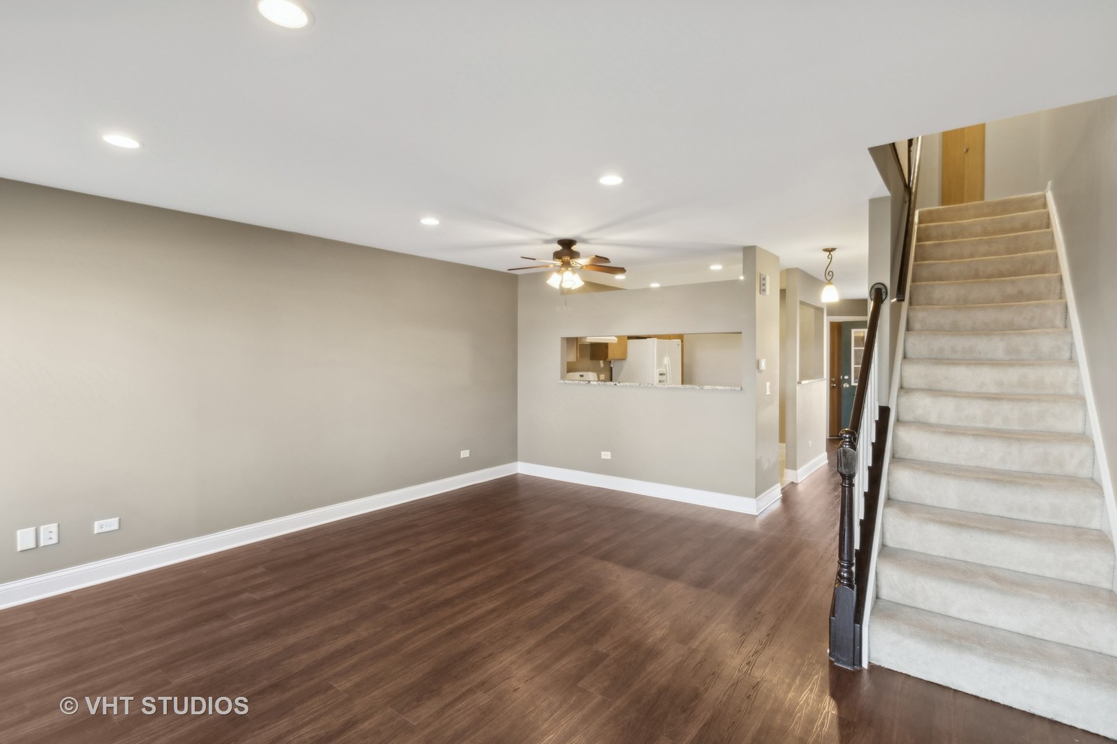 909 Ridgefield Lane Wheeling, IL 60090 - Photo 8 of 20 a view of entryway with wooden floor