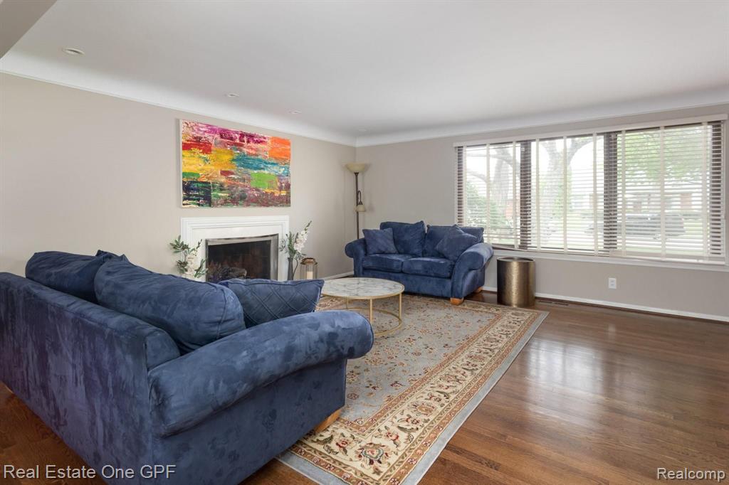 559 Cook Road Grosse Pointe Woods, MI 48236 - Photo 18 of 47
