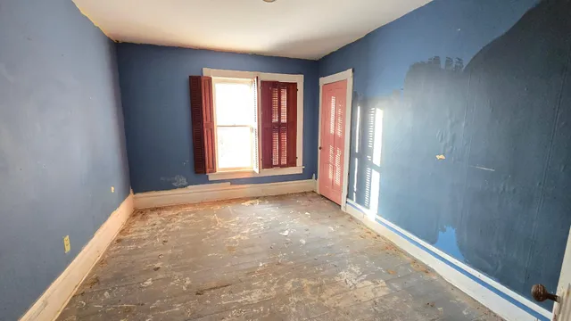 $70,000 | 315 West Newburg Avenue, Mabel, MN 55954