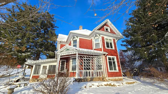 $70,000 | 315 West Newburg Avenue, Mabel, MN 55954