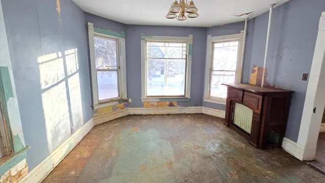 $70,000 | 315 West Newburg Avenue, Mabel, MN 55954