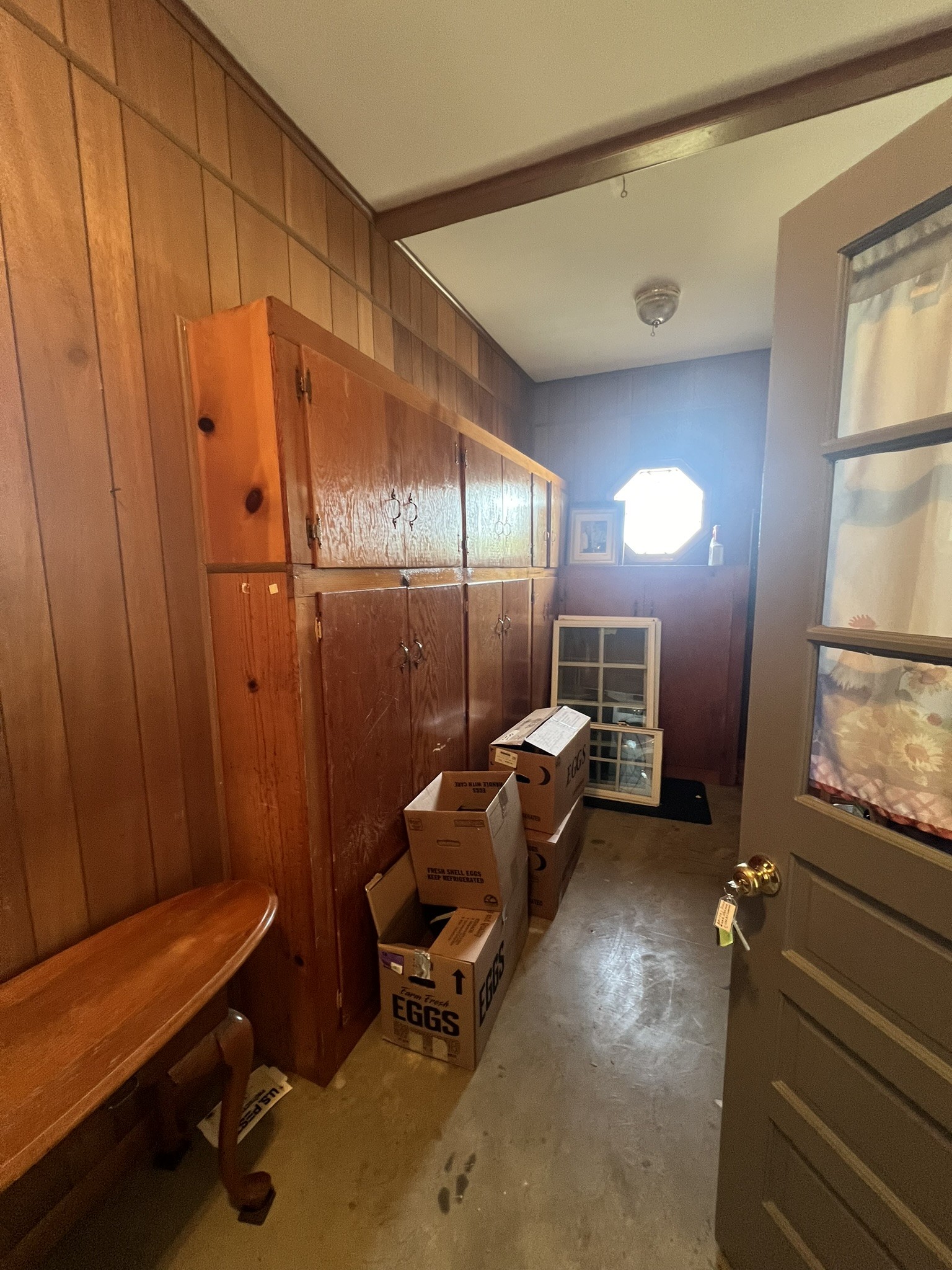 676 Old Gallatin Road Portland, TN 37148 - Photo 32 of 54 a room with furniture and a window