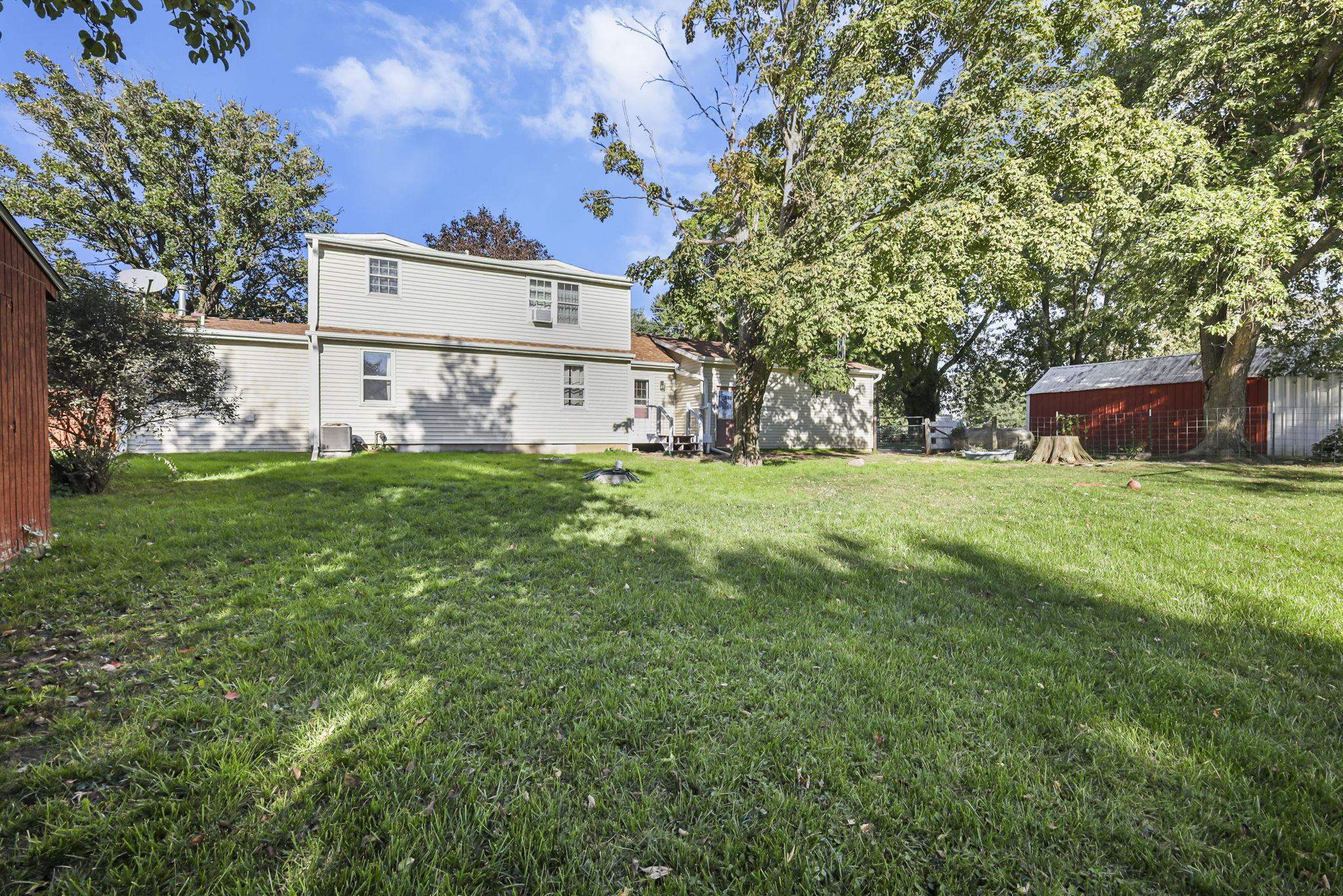 10819 Highway 14 Brooklyn, WI 53521 - Photo 37 of 54