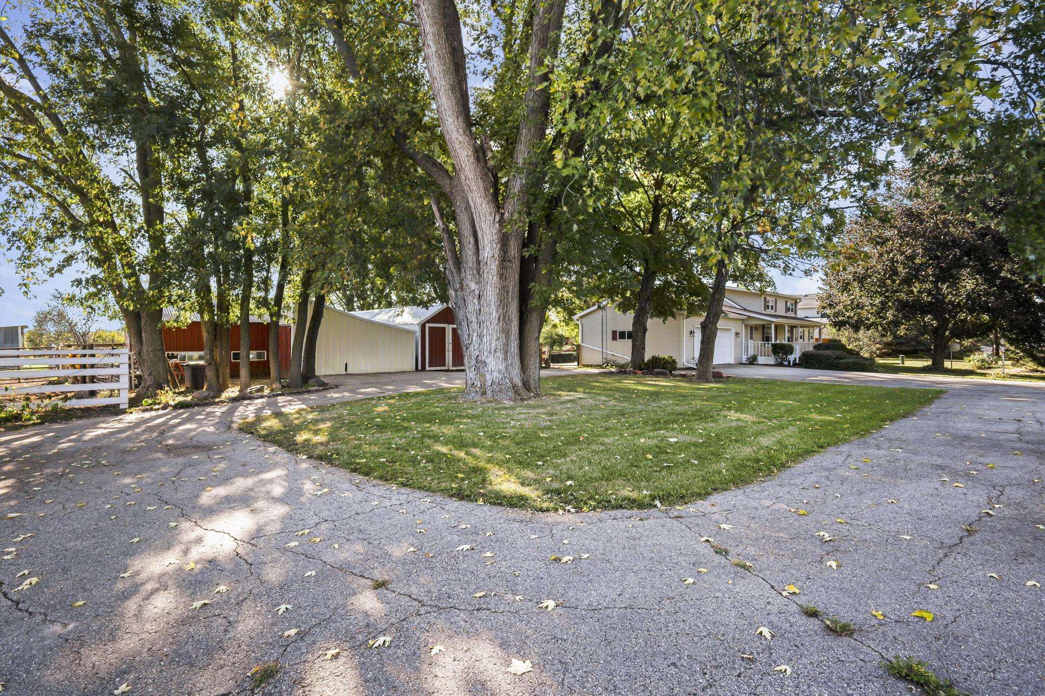 10819 Highway 14 Brooklyn, WI 53521 - Photo 6 of 54