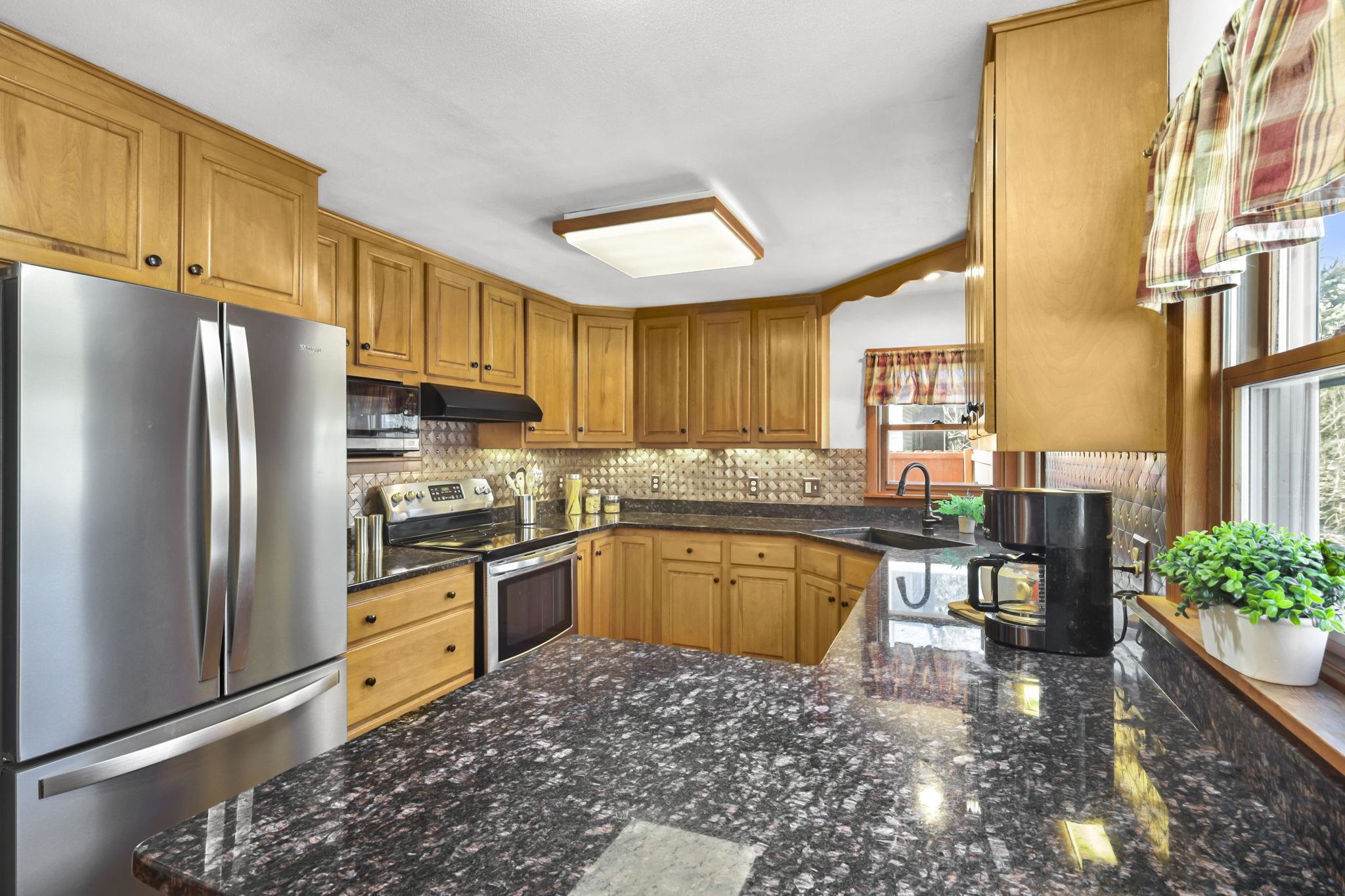 10819 Highway 14 Brooklyn, WI 53521 - Photo 10 of 54