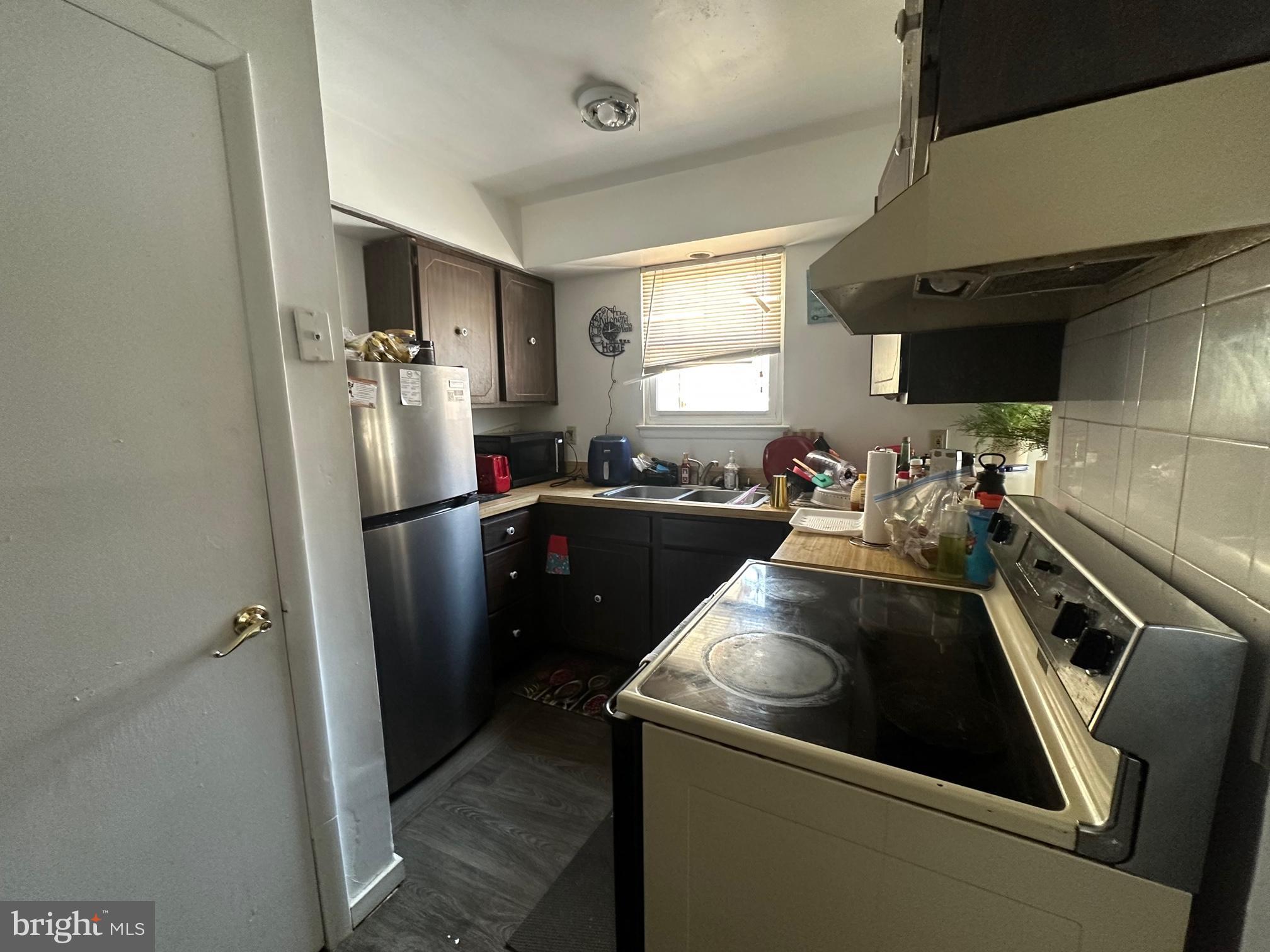 548 Loch Lomond Drive Sicklerville, NJ 08081 - Photo 7 of 12