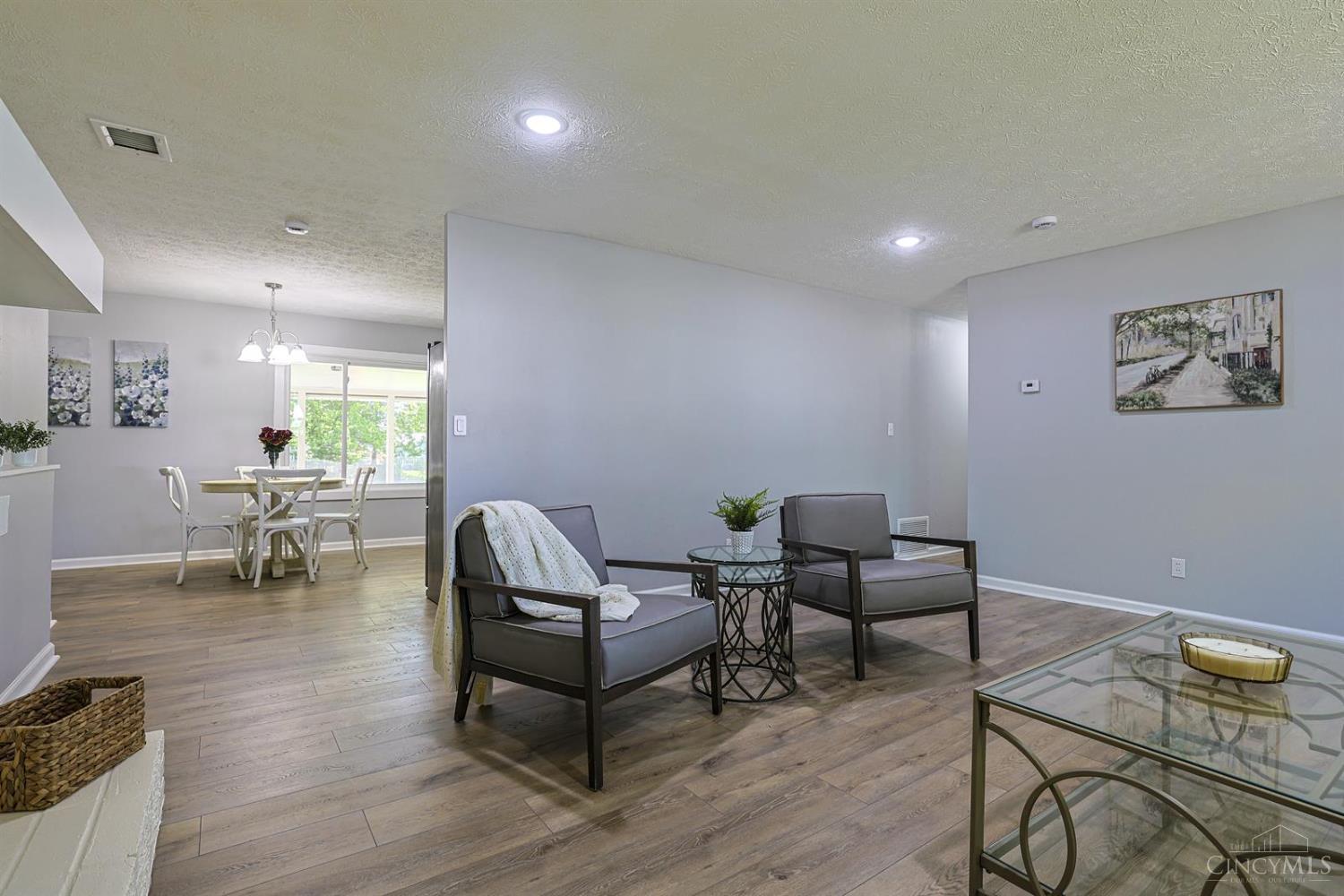 2537 Mack Road Fairfield, OH 45014 - Photo 8 of 32
