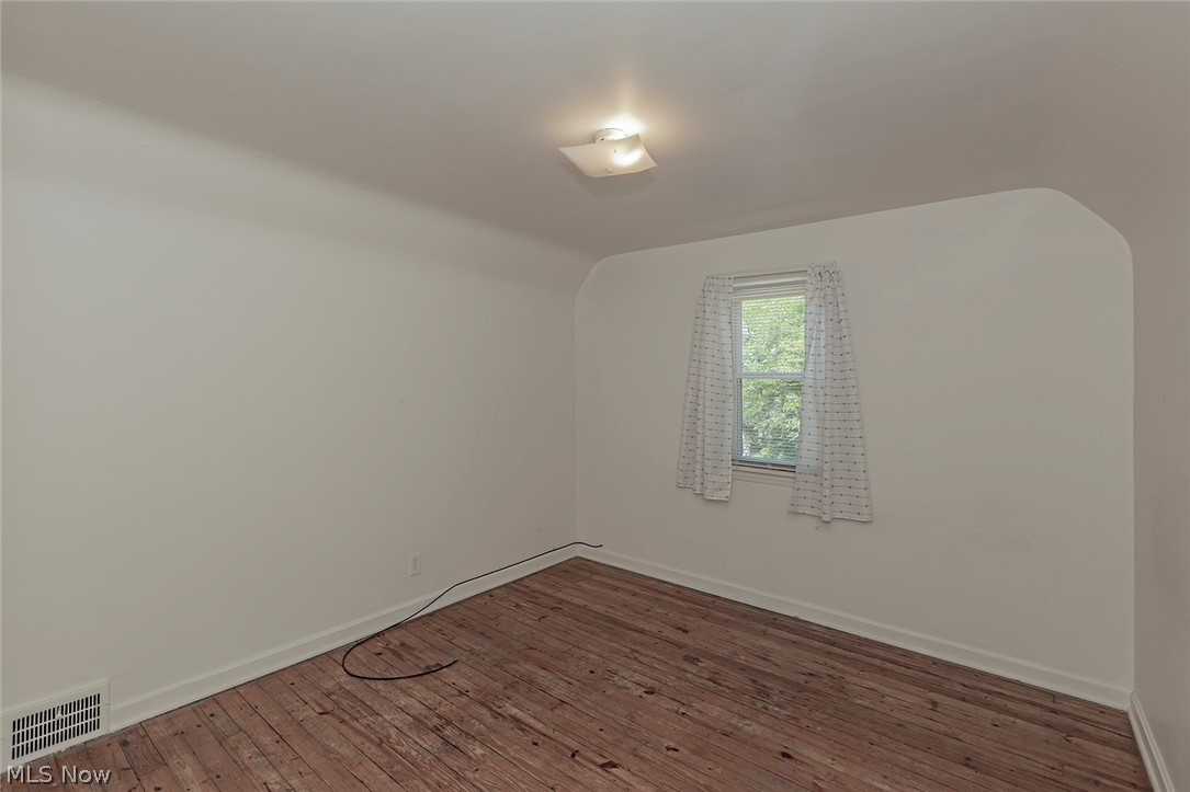 3266 Yorkshire Road Cleveland, OH 44118 - Photo 19 of 34