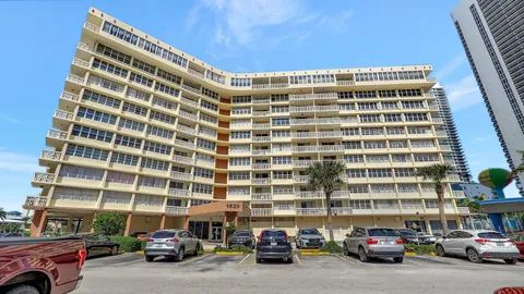 $275,000 | 1825 South Ocean Drive, Unit 908, Hallandale Beach, FL 33009