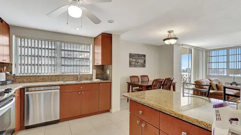 $275,000 | 1825 South Ocean Drive, Unit 908, Hallandale Beach, FL 33009