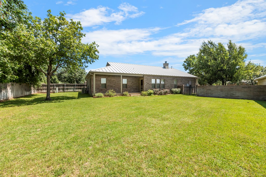 115 Riley Lane Fredericksburg, TX 78624 - Photo 20 of 20 Fenced backyard