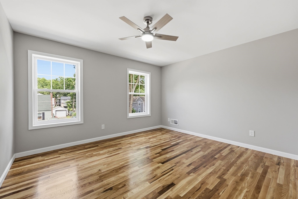 30 Goldenrod Street Springfield, MA 01109 - Photo 31 of 38