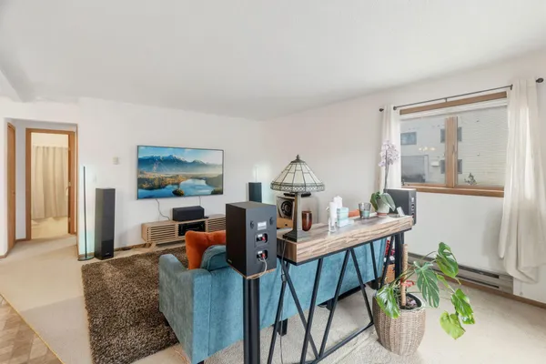 $174,900 | 6625 Buckley Circle, Unit 202, Inver Grove Heights, MN 55076