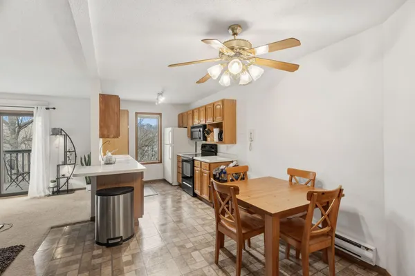 $174,900 | 6625 Buckley Circle, Unit 202, Inver Grove Heights, MN 55076