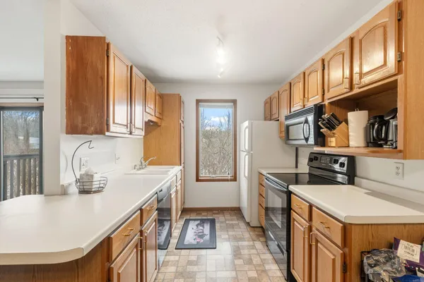 $174,900 | 6625 Buckley Circle, Unit 202, Inver Grove Heights, MN 55076