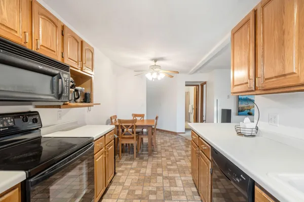 $174,900 | 6625 Buckley Circle, Unit 202, Inver Grove Heights, MN 55076