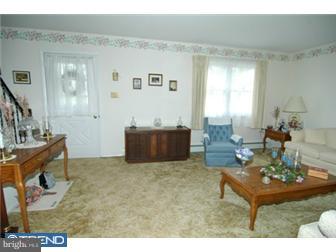 1420 Meade Street Reading, PA 19607 - Photo 5 of 12 Living Room
