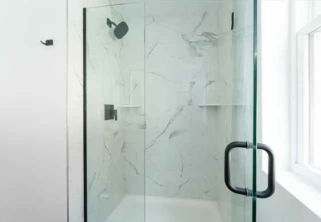 $2,000 | 7 Kenoza Avenue, Unit 301, Haverhill, MA 01830