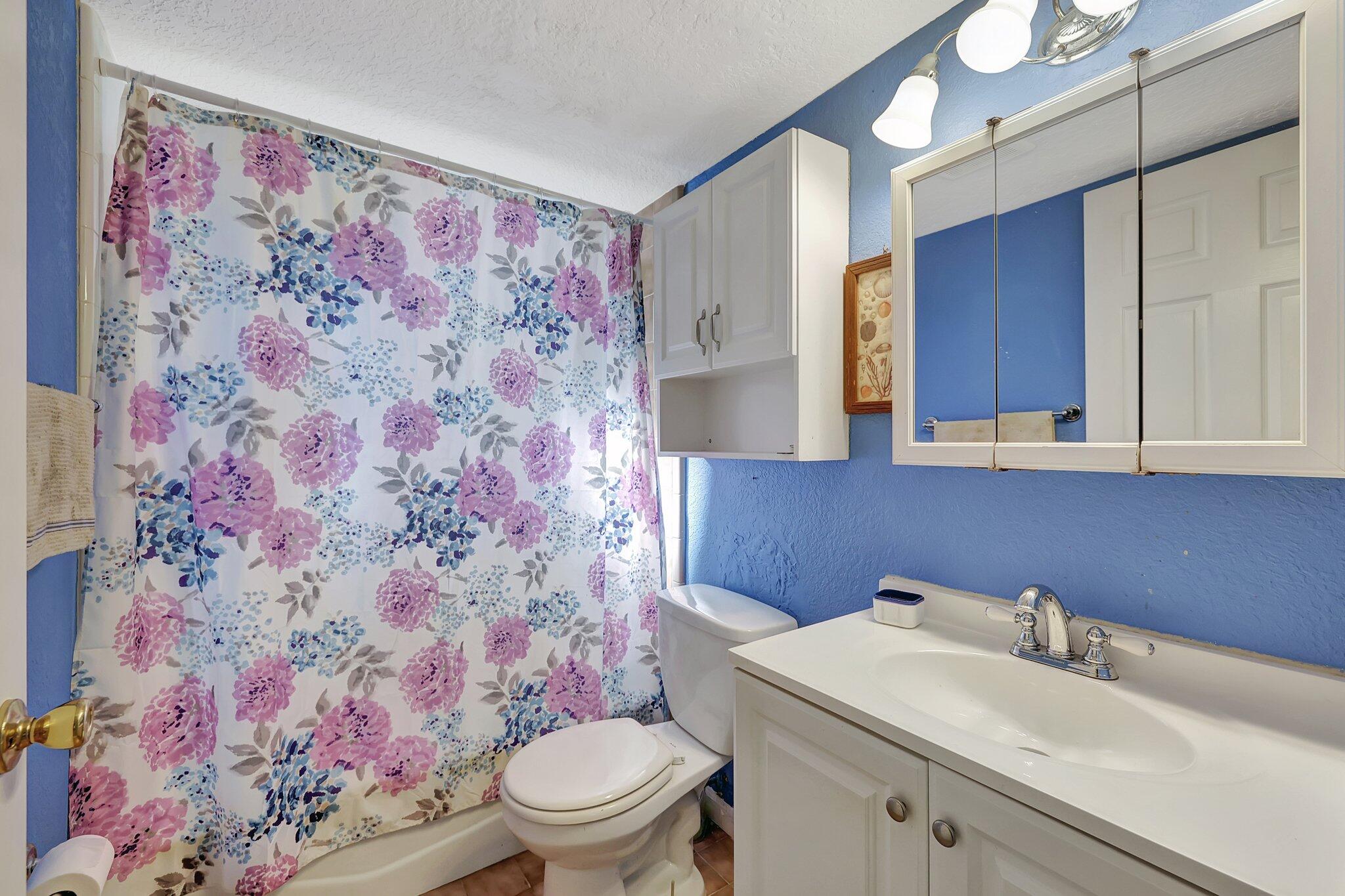 643 Beachcomber Lane Fort Pierce, FL 34949 - Photo 20 of 33 BATHROOM APT A