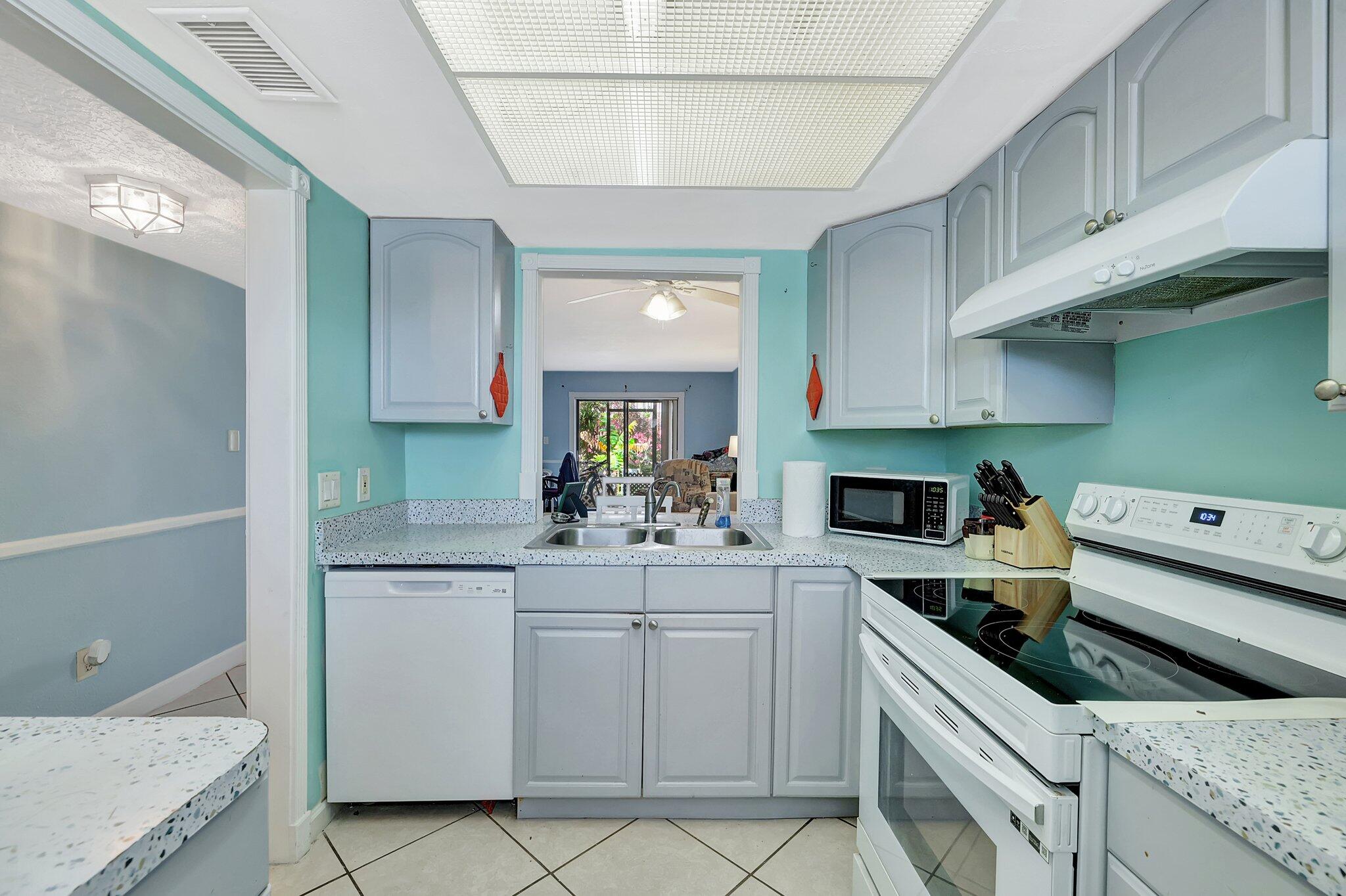 643 Beachcomber Lane Fort Pierce, FL 34949 - Photo 10 of 33 KITCHEN APT A...