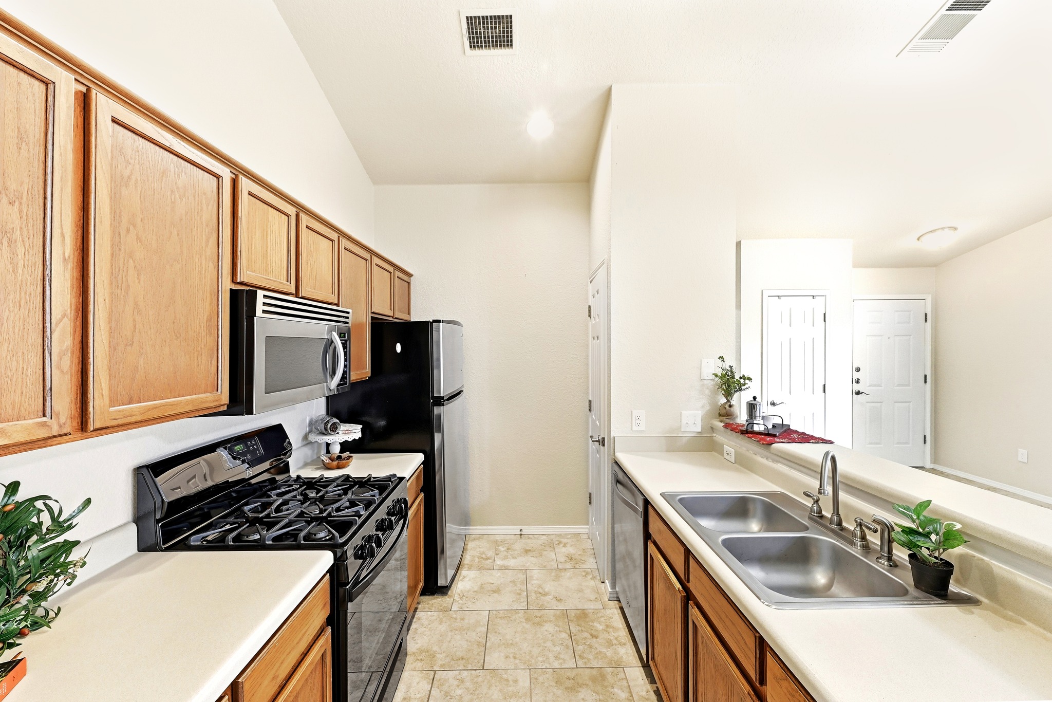 186 Prairie Springs Loop Georgetown, TX 78626 - Photo 13 of 26