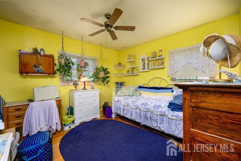 49 University Road East Brunswick, NJ 08816 - Photo 4 of 33 Gallery Image 4