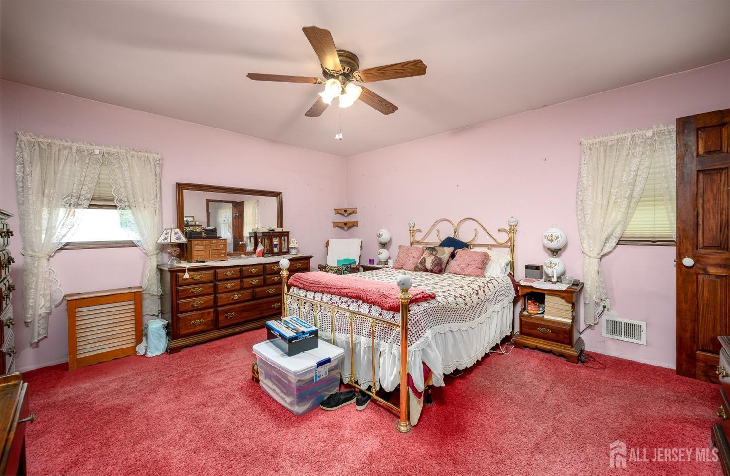 49 University Road East Brunswick, NJ 08816 - Photo 5 of 33 Gallery Image 5