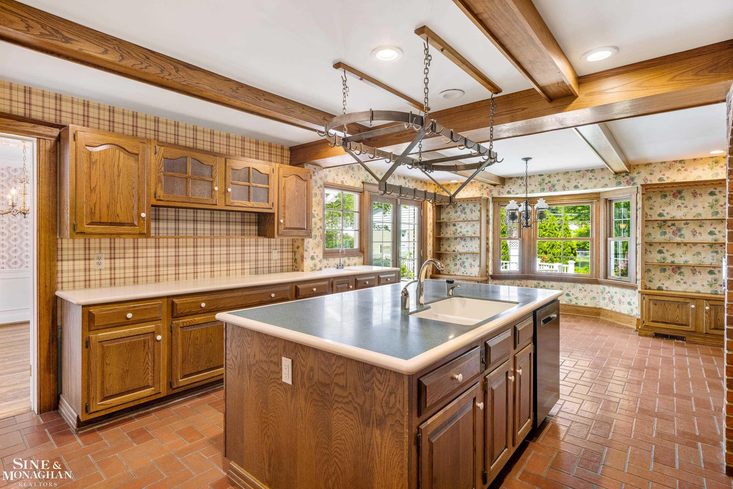 1380 Oxford Road Grosse Pointe, MI 48236 - Photo 20 of 59 50143576-1a3004cd-5cd2-406c-9578-346b2196c5e2.JPG
