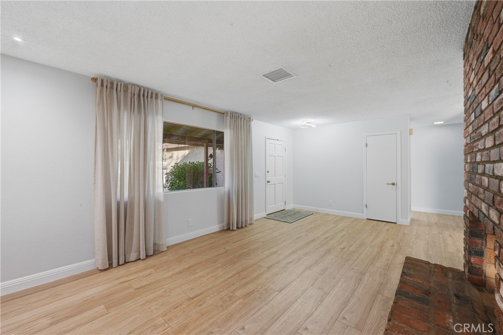6255 Mitchell Avenue Riverside, CA 92505 - Photo 4 of 34