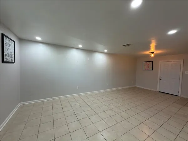 $1,200 | 7042 Yorktown Drive, New Orleans, LA 70127
