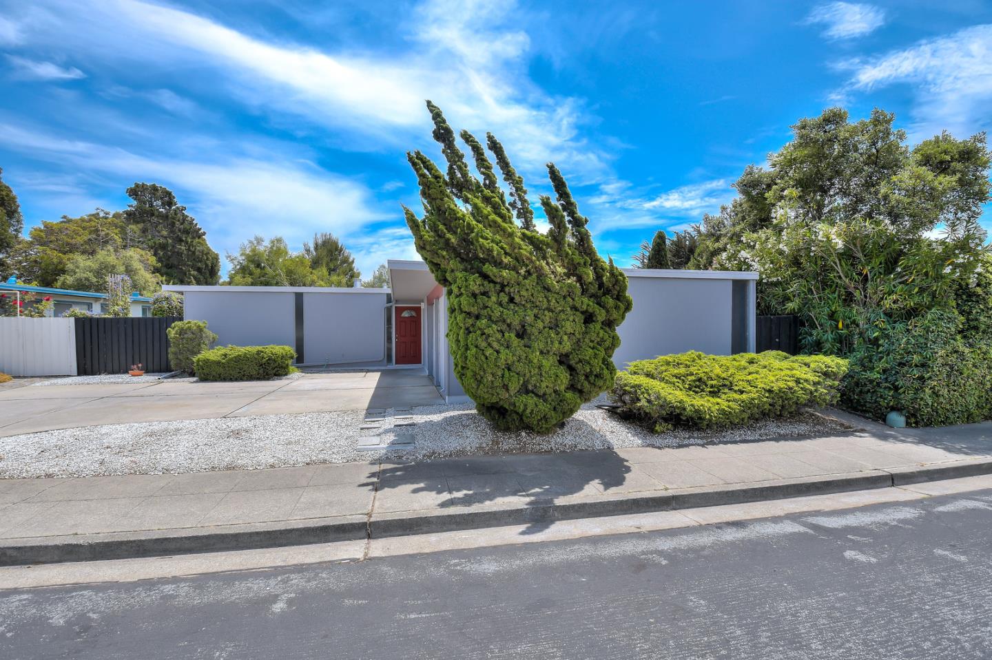 834 Constitution Drive Foster City, CA 94404 - Photo 2 of 34 a view of a garden