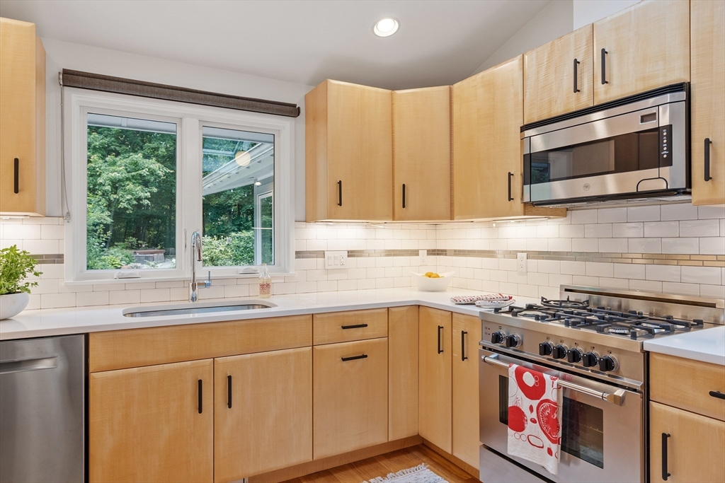 5 Mason Street Lexington, MA 02421 - Photo 9 of 35