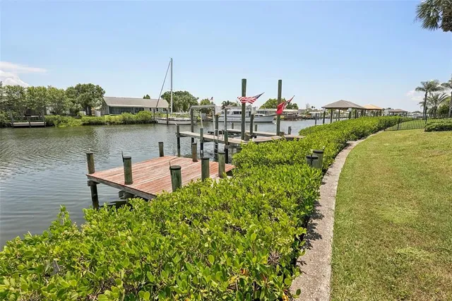 $399,000 | 662 Yardarm Drive, Apollo Beach, FL 33572