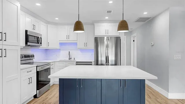 $399,000 | 662 Yardarm Drive, Apollo Beach, FL 33572