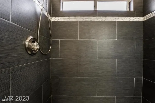 $2,000 | 1129 Country Shadows Way, Las Vegas, NV 89123