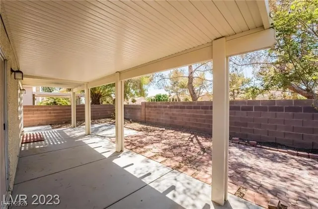 $2,000 | 1129 Country Shadows Way, Las Vegas, NV 89123